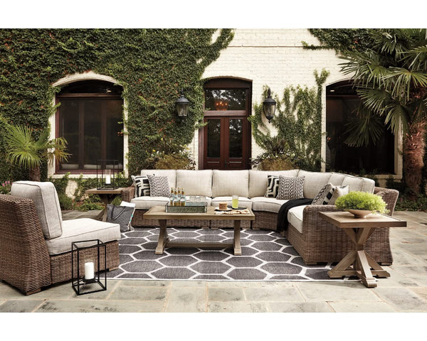Seccional de exterior Beachcroft de 5 piezas con mesa de centro y 2 mesas auxiliares