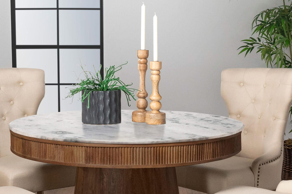 Mesa de comedor redonda Ortega de 46 pulgadas con cubierta de mármol de madera natural