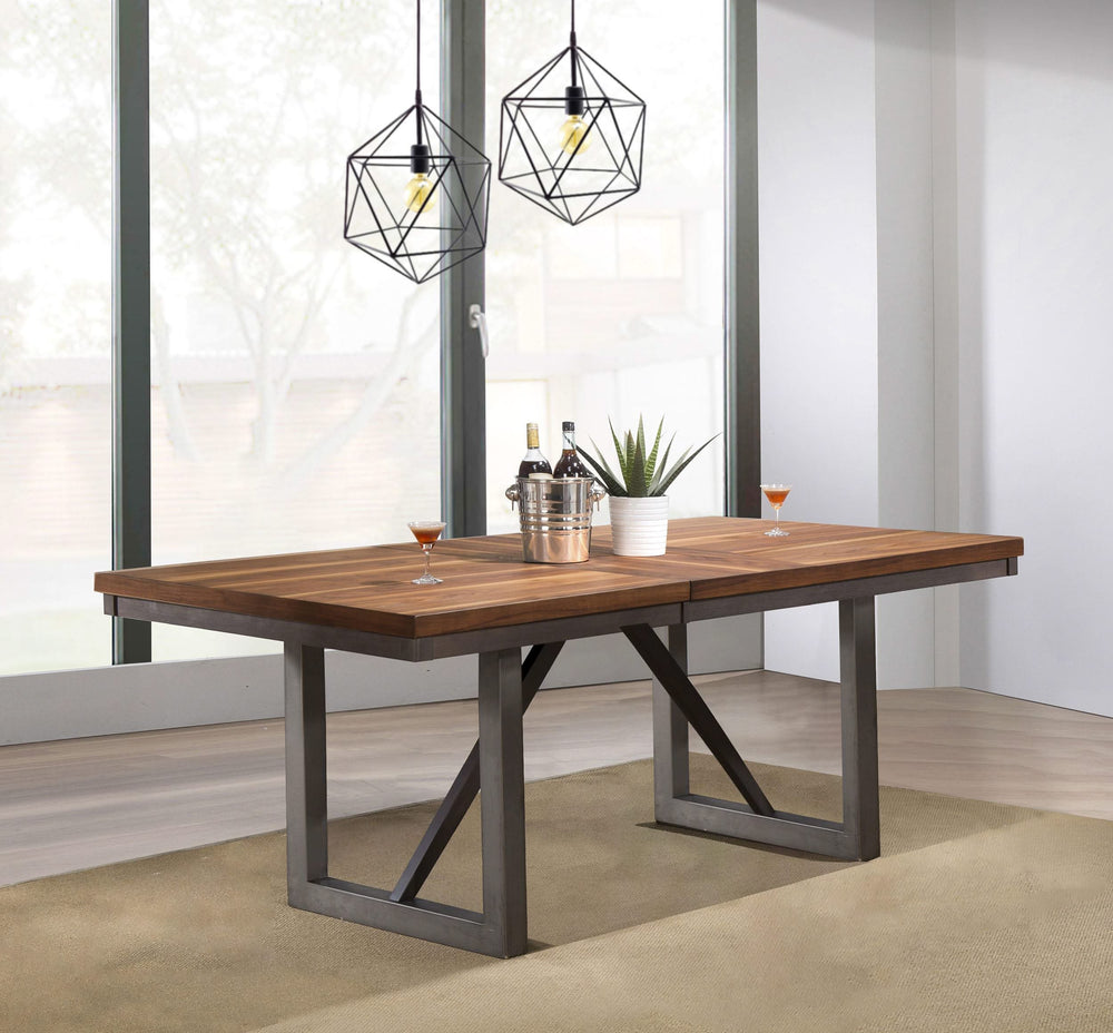 Mesa de comedor extensible Spring Creek de 77 pulgadas en nogal natural