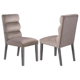 Silla de comedor Carla tapizada en terciopelo color fresno (juego de 2)