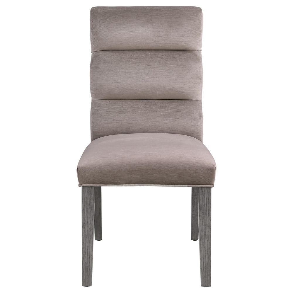 Silla de comedor Carla tapizada en terciopelo color fresno (juego de 2)