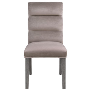 Silla de comedor Carla tapizada en terciopelo color fresno (juego de 2)