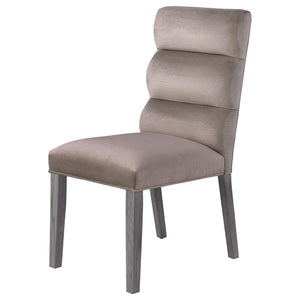 Silla de comedor Carla tapizada en terciopelo color fresno (juego de 2)