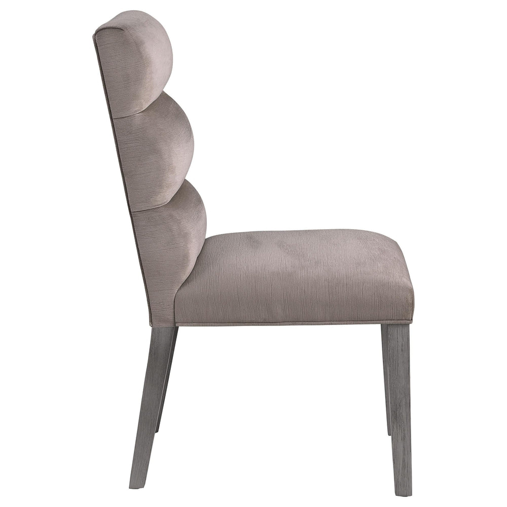 Silla de comedor Carla tapizada en terciopelo color fresno (juego de 2)
