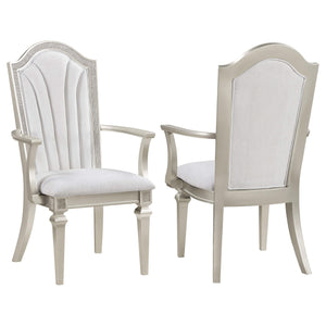Silla de comedor Evangeline Wood con brazos en roble plateado (juego de 2)
