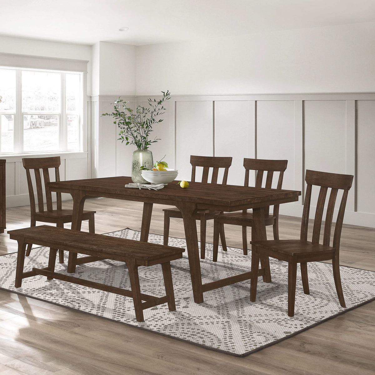 Juego de mesa de comedor rectangular Reynolds de 6 piezas en roble marrón