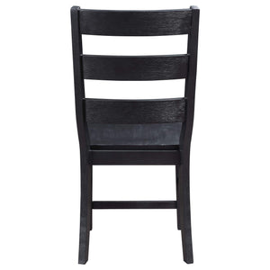 Silla de comedor Newport de madera con respaldo de escalera, color negro (juego de 2)