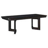 Juego de mesa de comedor rectangular Hathaway de 7 piezas en color marrón acacia