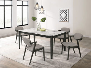 Juego de mesa de comedor rectangular Stevie de 5 piezas en blanco y negro