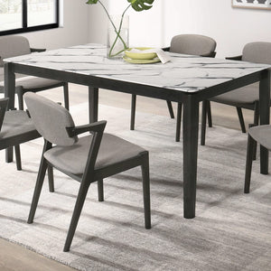 Mesa de comedor rectangular Stevie de 63 pulgadas de imitación de mármol blanco