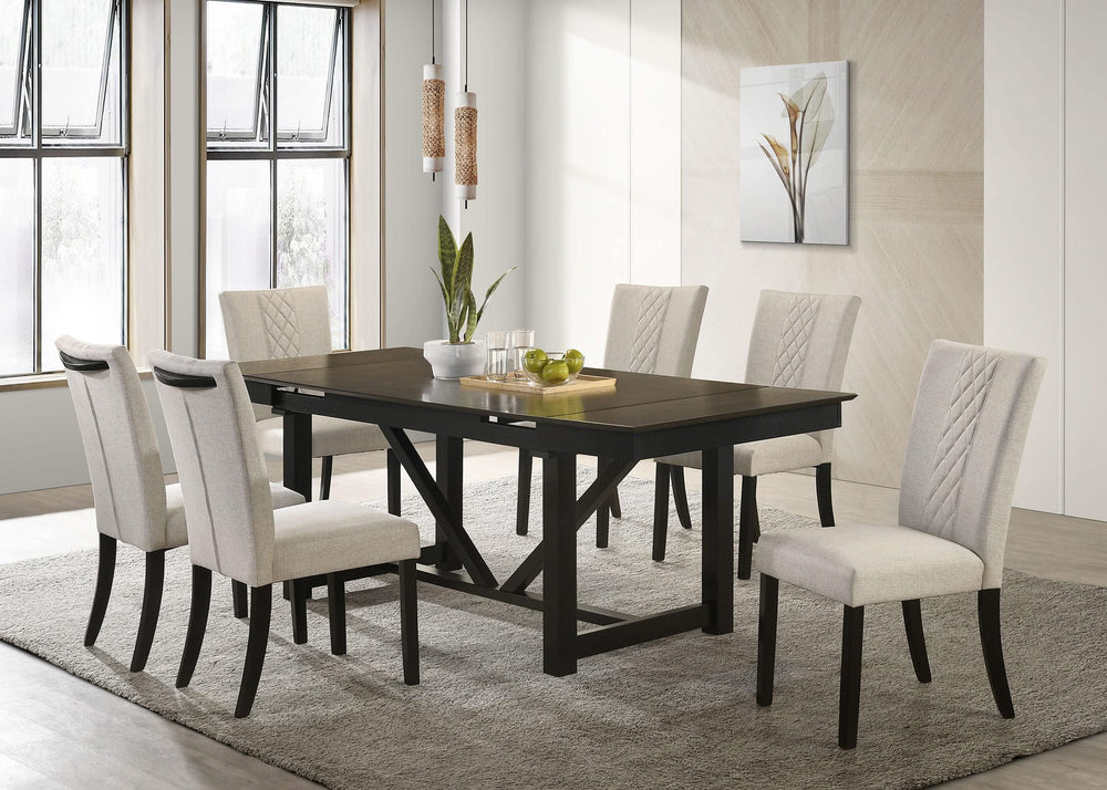Juego de mesa de comedor extensible refractaria Malia de 7 piezas de roble