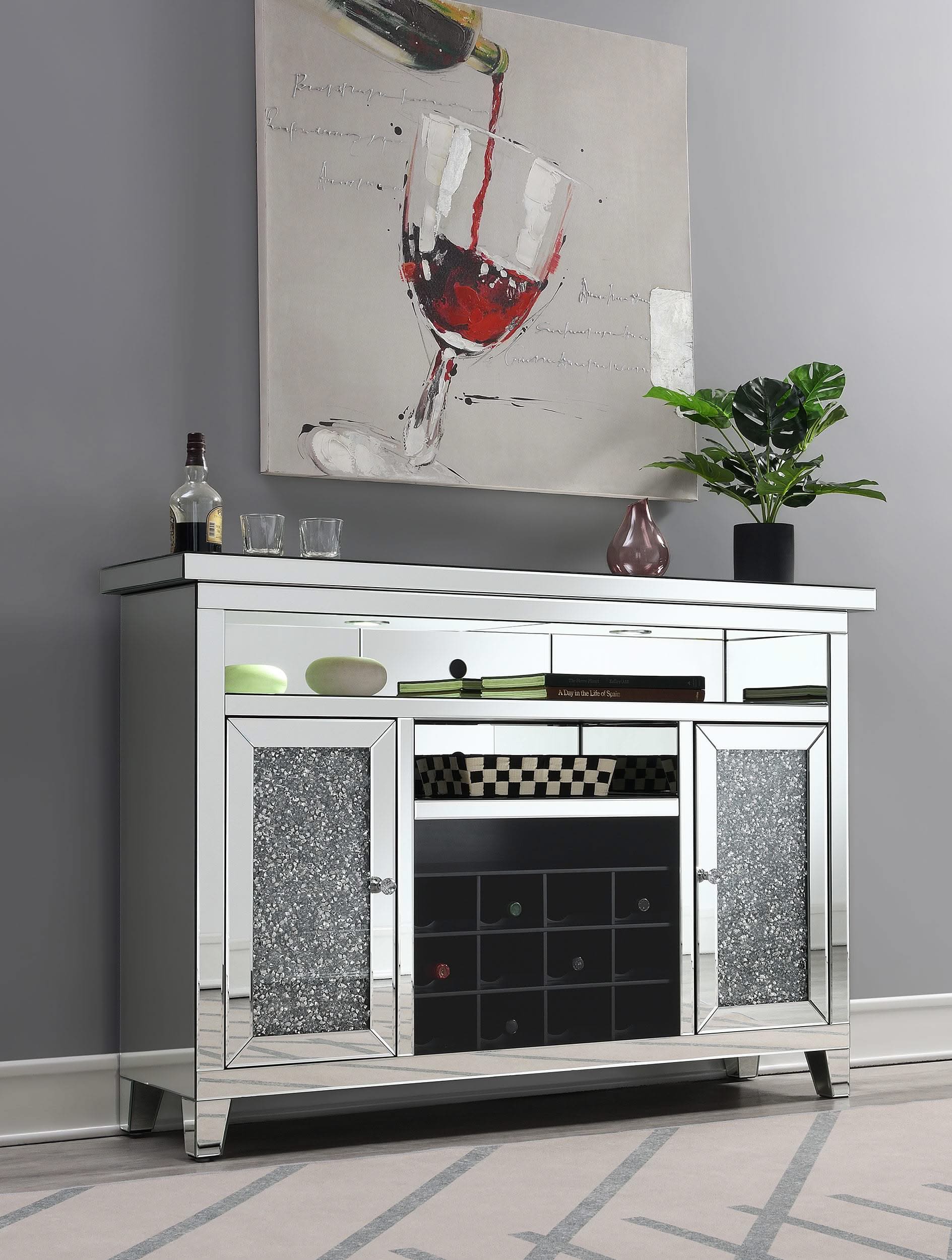 Vitrina bar para vinos Melinda de 2 puertas con espejo LED y color plateado