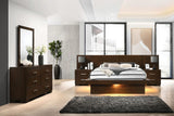 Juego de dormitorio Jessica de 5 piezas Eastern King LED Cappuccino