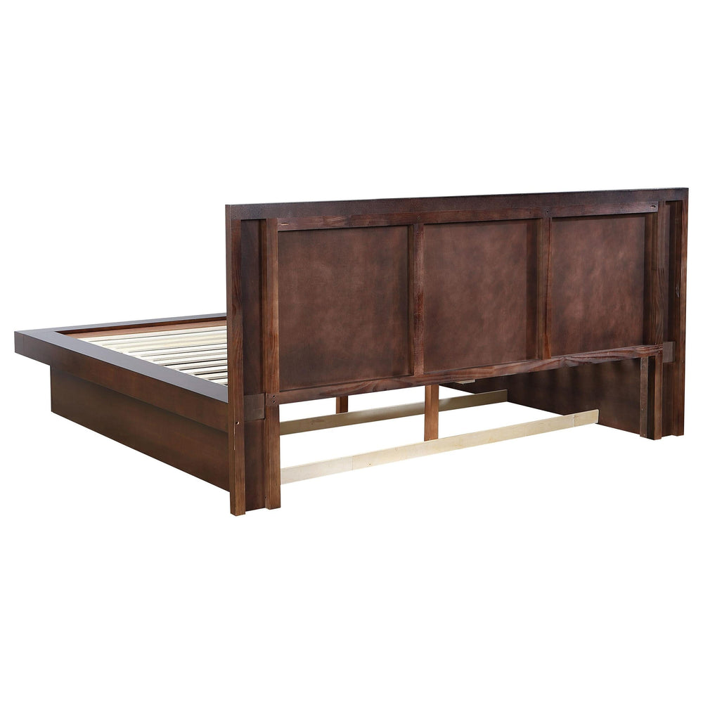 Juego de dormitorio Jessica de 5 piezas Eastern King LED Cappuccino