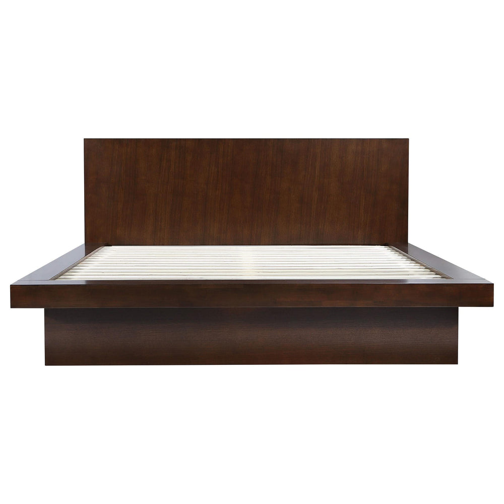 Cama Jessica Wood Eastern King con panel LED color capuchino