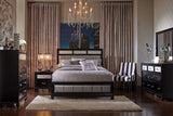 Cama California King con paneles de madera Barzini, color negro