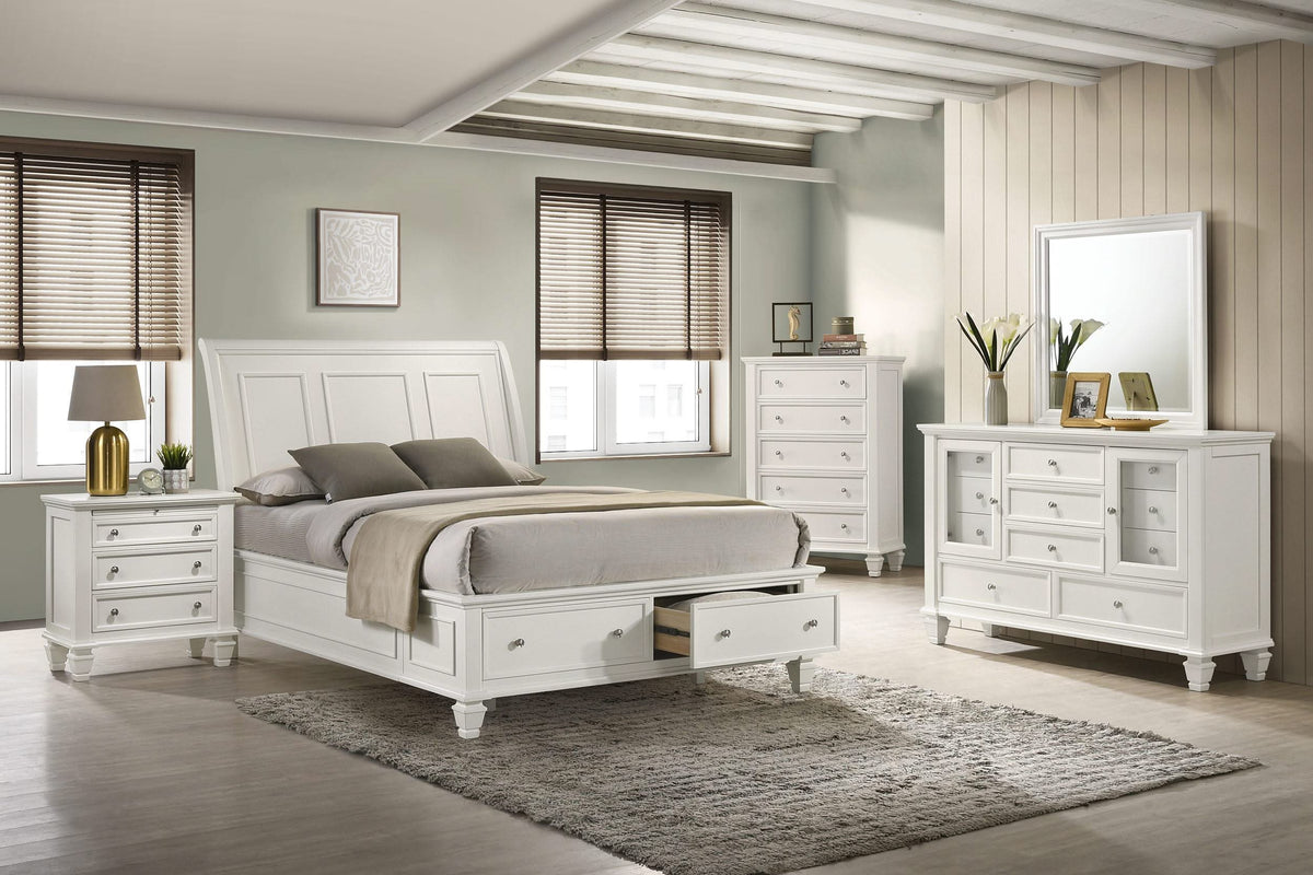 Cama King con paneles de almacenamiento Sandy Beach Wood Eastern en color blanco crema