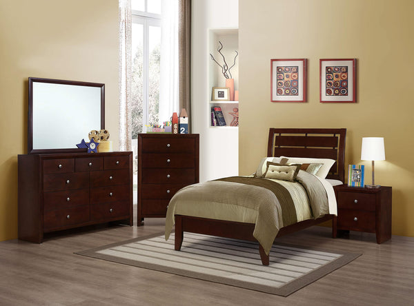 Juego de dormitorio Serenity de 4 piezas en color Merlot intenso