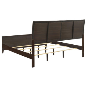 Juego de dormitorio Carlton Eastern King de 5 piezas en color capuchino