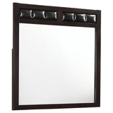 Juego de dormitorio Carlton Eastern King de 5 piezas en color capuchino