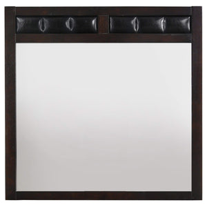 Juego de dormitorio Carlton Eastern King de 5 piezas en color capuchino