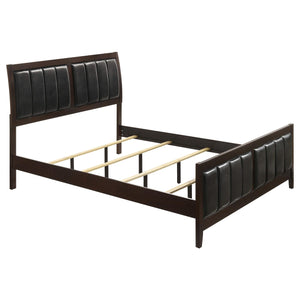 Cama Carlton Wood Eastern King con paneles en color capuchino