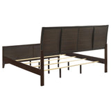 Cama Carlton Wood Eastern King con paneles en color capuchino