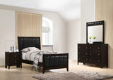 Juego de dormitorio Carlton de 4 piezas con dos camas individuales, color capuchino
