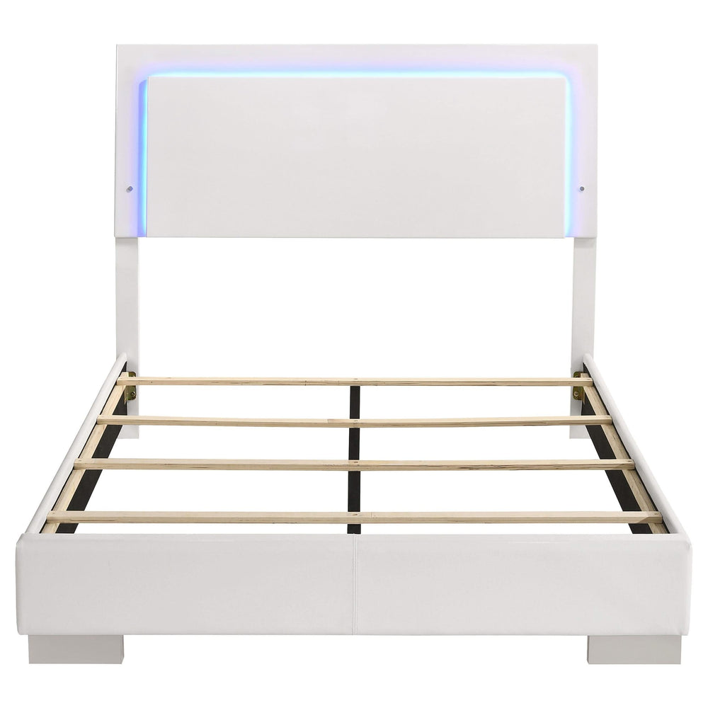Cama con panel LED completo Felicity Wood en blanco de alto brillo