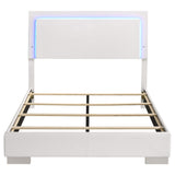 Cama con panel LED completo Felicity Wood en blanco de alto brillo