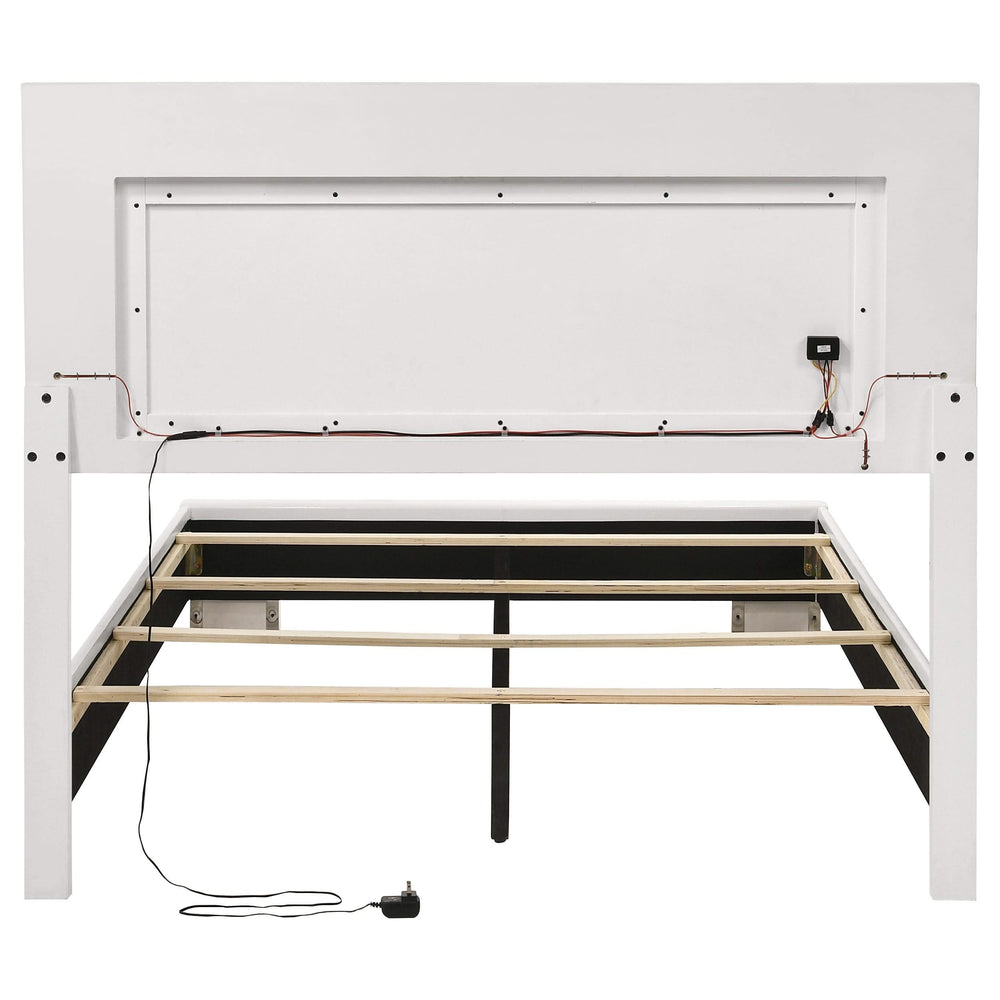 Cama con panel LED completo Felicity Wood en blanco de alto brillo