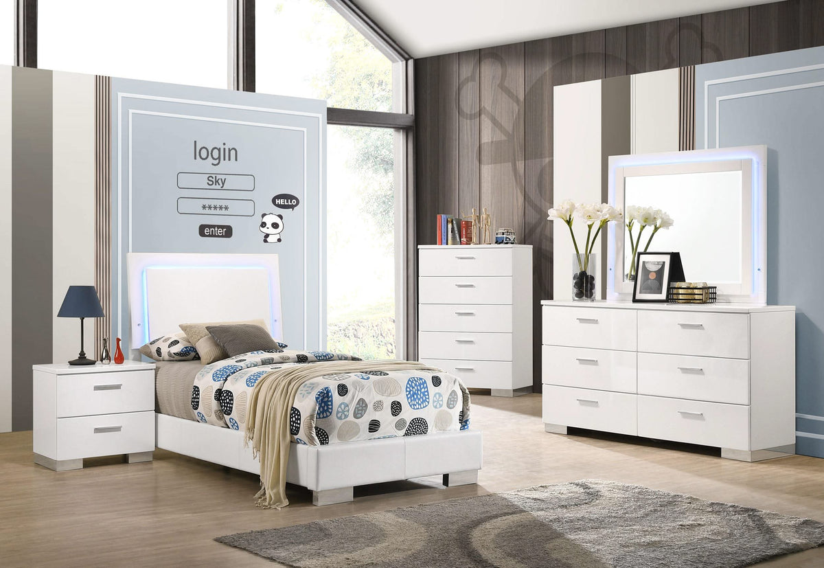 Juego de dormitorio Felicity de 5 piezas, blanco brillante