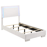 Cama individual con panel LED Felicity Wood, color blanco brillante