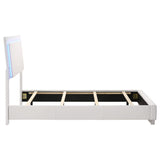 Cama individual con panel LED Felicity Wood, color blanco brillante