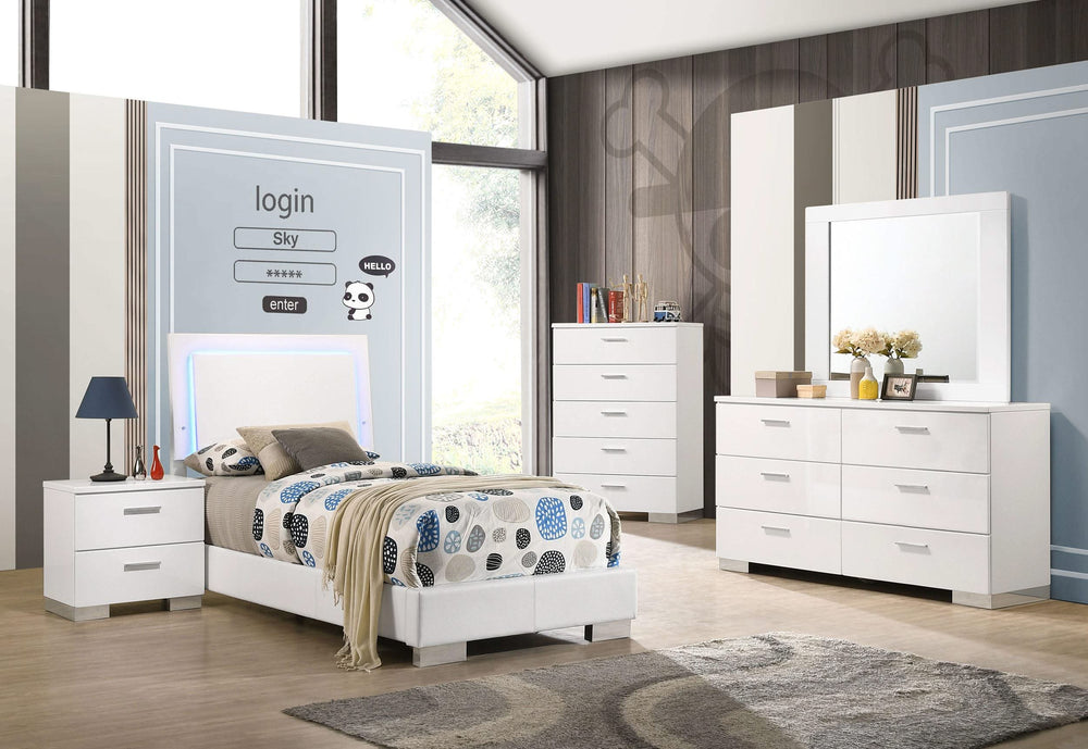 Cama individual con panel LED Felicity Wood, color blanco brillante