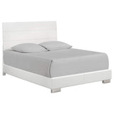 Juego de dormitorio Felicity de 4 piezas Eastern King, blanco de alto brillo