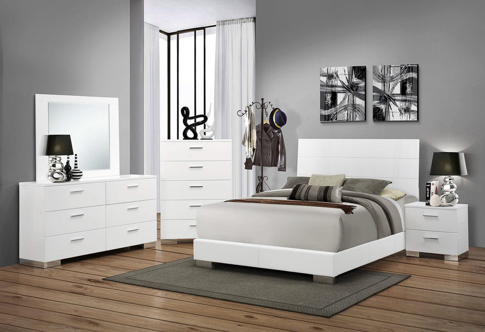 Cama California King con paneles Felicity Wood, blanca, de alto brillo