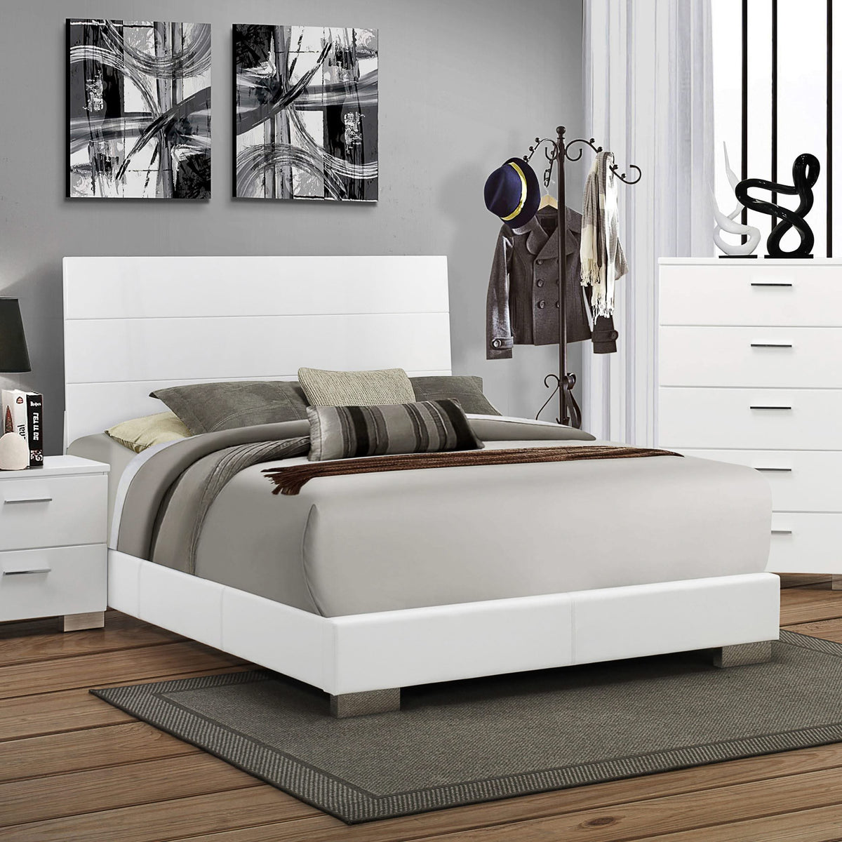 Cama Queen Felicity Wood con paneles en blanco de alto brillo