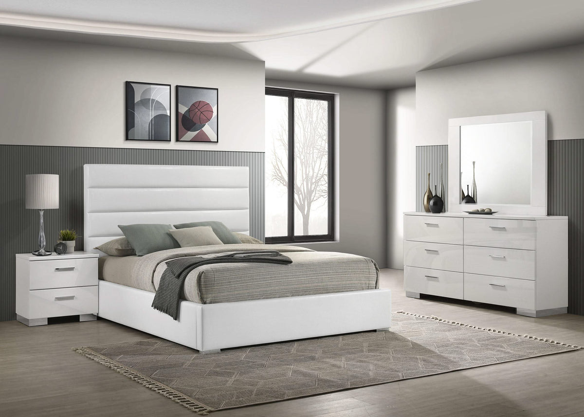 Juego de dormitorio Felicity de 4 piezas California King, blanco de alto brillo