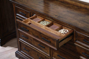 Juego de dormitorio California King de 4 piezas Elk Grove Bourbon