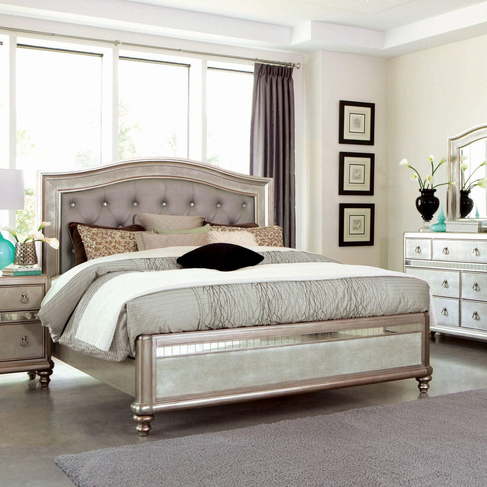 Cama California King con paneles de madera Bling Game, color platino metálico