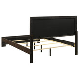 Cama Edmonton Wood Eastern King con paneles, color tabaco rústico