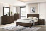 Cama Edmonton Wood Eastern King con paneles, color tabaco rústico