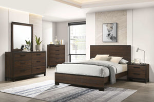 Cama Edmonton Wood Eastern King con paneles, color tabaco rústico