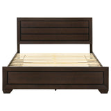 Cama Kauffman Wood Eastern King con paneles de almacenamiento en color cacao oscuro