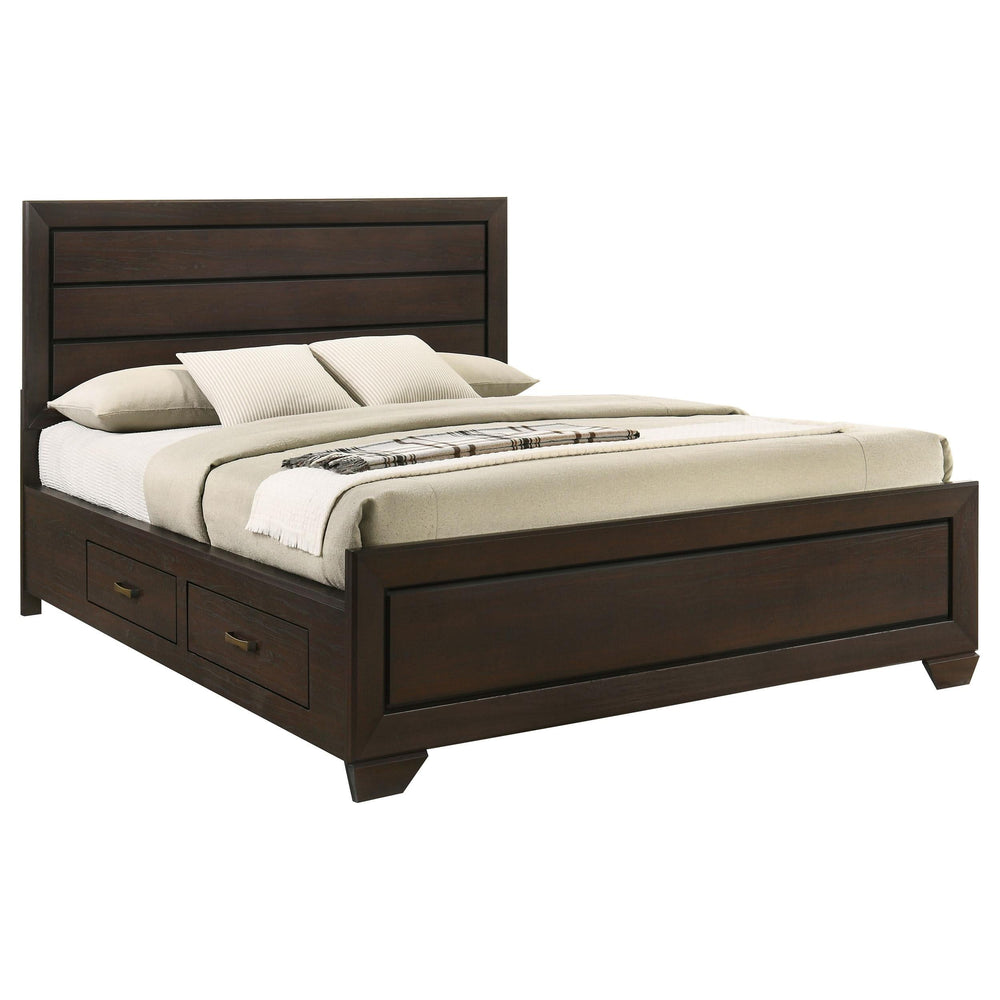 Cama California King con paneles de almacenamiento Kauffman Wood en color cacao oscuro