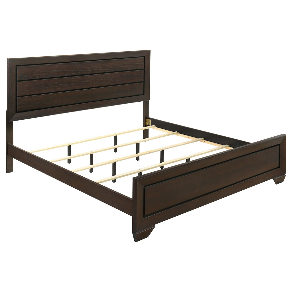 Cama con paneles Kauffman Wood Eastern King en color cacao oscuro