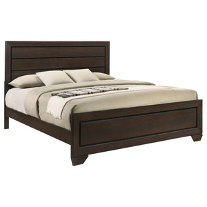 Cama con paneles Kauffman Wood Eastern King en color cacao oscuro