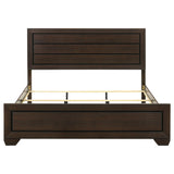Cama con paneles Kauffman Wood Eastern King en color cacao oscuro