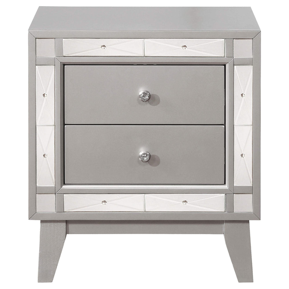 Juego de dormitorio Leighton de 5 piezas Eastern King Metallic Mercury